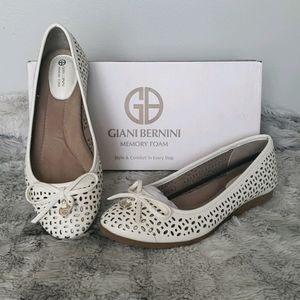 NWB Gianni Bernini Odeysa Flats, SZ 7.5